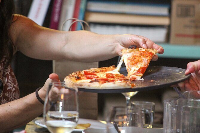 Kelowna: #1 Rated Walking Food Tour with 7 Tastings and 4 Drinks - Key Points