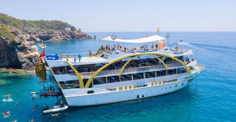 Kemer: Full-Day Boat Trip with Lunch and DJ - The Atmosphere and Entertainment