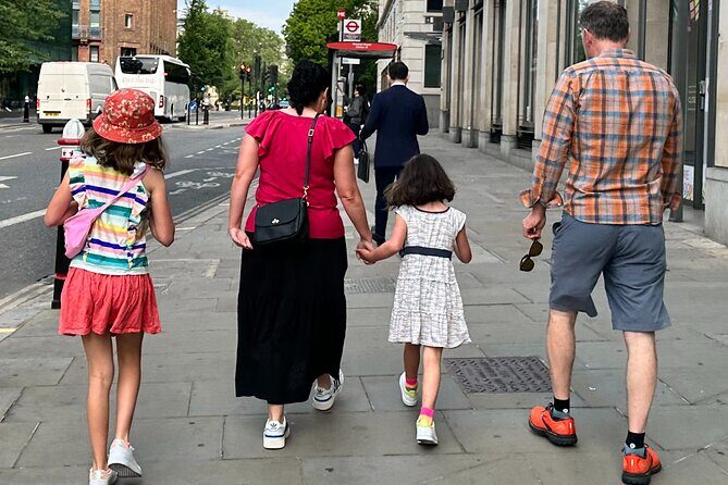 Kid friendly Dublin Highlights Private Guided Tour for Families - A Closer Look at the Dublin Highlights Tour