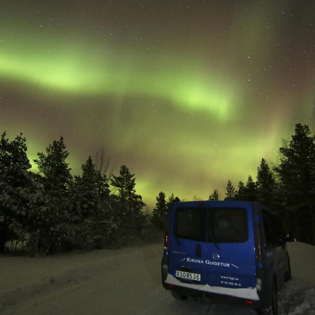 Kiruna: Northern Lights Minivan Chase with Warm Drink - The Experience: what to expect on this chase