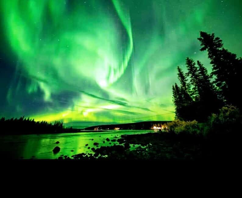 Kiruna: Northern Lights Snowmobile Tour with Dinner - Key Points