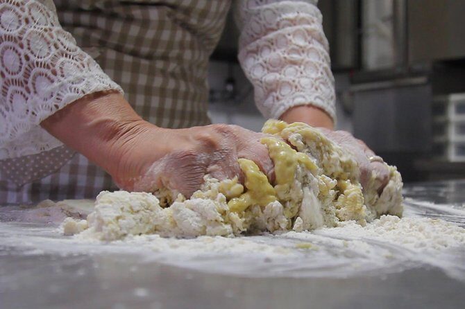 Kitchen demonstration: the realization of Cecio Ripieno - The Experiences Highlights