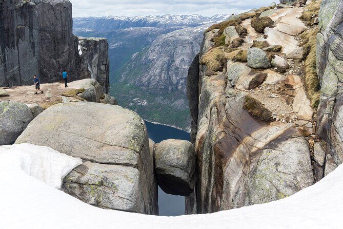 Kjerag Low-Season Hike + Packed Lunch - Key Points