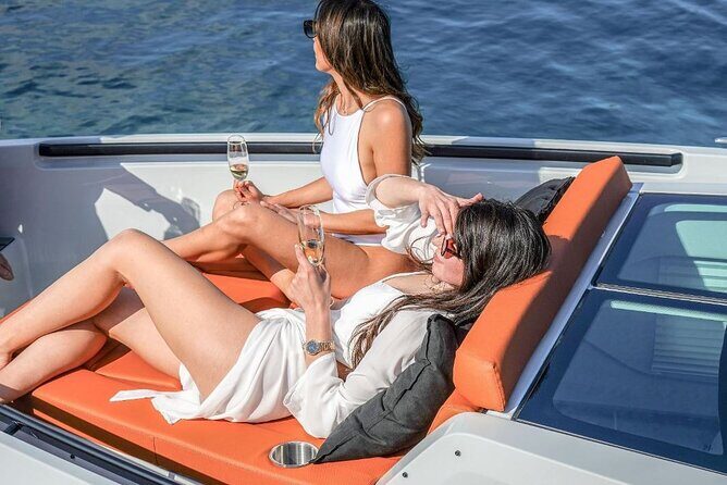 Kleftiko & Milos Private Cruise Snack & Open Bar - Who Is This Tour Best For?