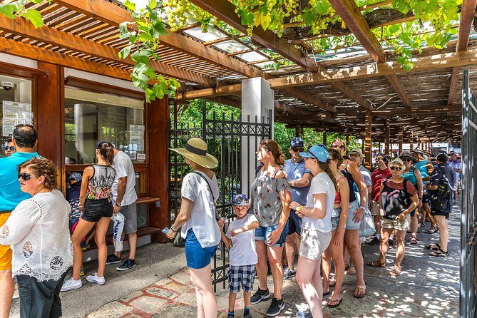 KNOSSOS PALACE private tour ( with Transfer from Heraklion Prefecture ) - FAQ