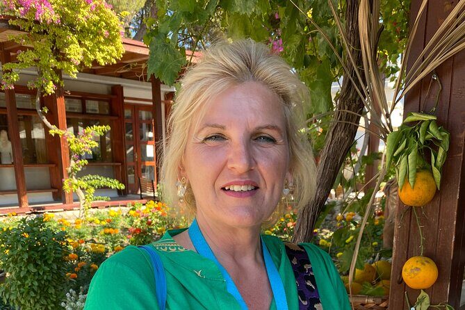 Knossos Palace Skip-the-Line Ticket (Shared Tour - Small group) - The Experience: What to Expect