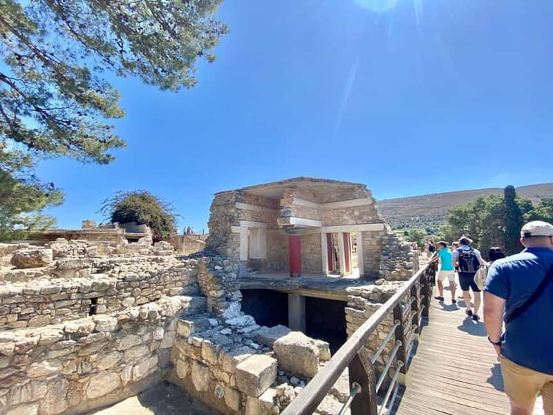 Knossos: Private Tour with a Licensed Guide & Entry Ticket - Is It Worth the Price?