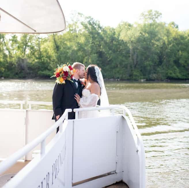 Knoxville: Sunset Dinner Cruise on Tennessee River - FAQ