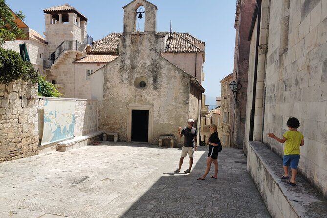 Korula for Art and History Lovers Private Walking Tour - Key Points
