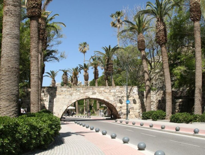 Kos: Island Highlights Bus Tour with Greek Honey Tasting - Key Points