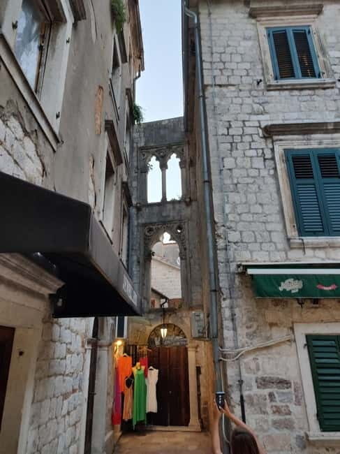 Kotor: Walking tour, car trip to Perast, boat to the island - FAQ