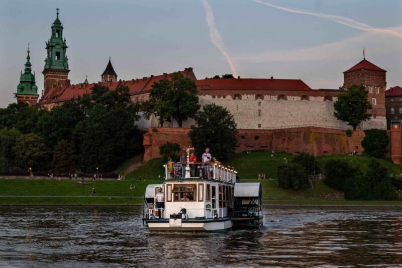 Krakow: 1-Hour Evening Vistula River Cruise - The Details of the Cruise