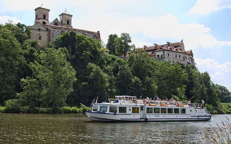 Krakow: 4,5-hours Sightseeing Cruise to Tyniec - The Tyniec Benedictine Abbey
