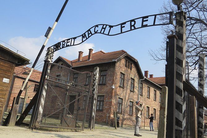 Krakow: Auschwitz-Birkenau and Salt Mine Guided Visits in One Day - Wieliczka Salt Mine: Underground Steps, Stable 14°C, and Long Corridors
