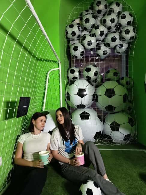 Krakow: Balloon Art Museum Entry Ticket - The Historic Setting