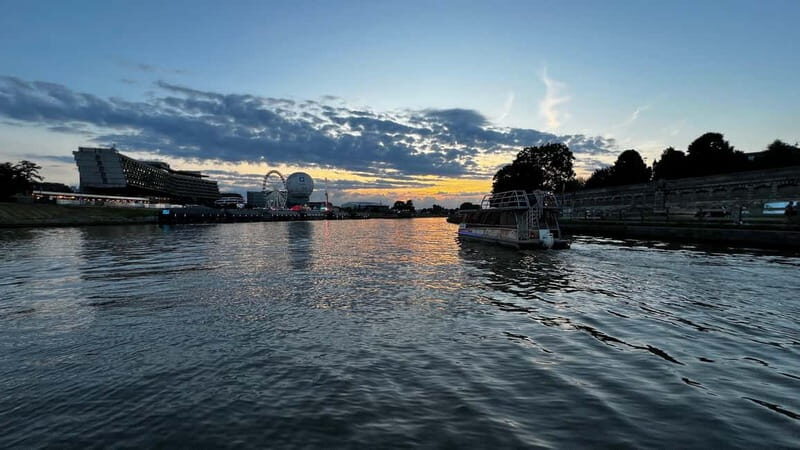 Krakow: Day or Night Vistula River Cruise with Audio Guide - Key Points