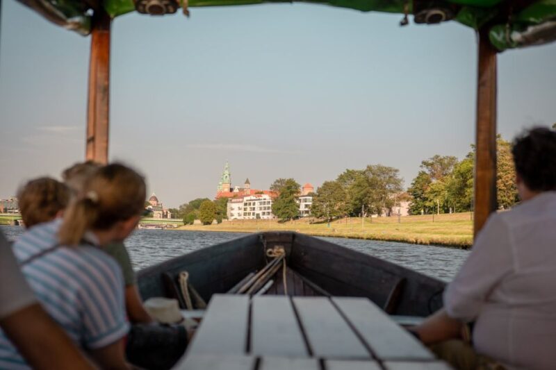 Krakow: Early Bird Vistula River Sightseeing Cruise - The experience on board