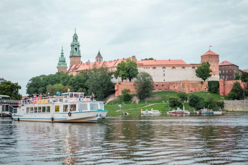 Kraków: Evening or Night River Cruise - FAQs