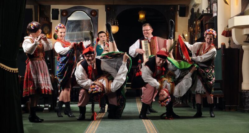Krakow: Folk Show & 3-Course Dinner at Jama Michalika Café - What We Love and What to Consider