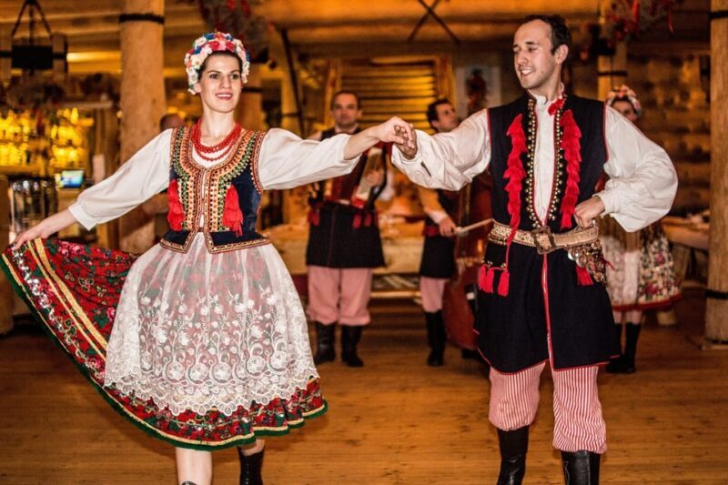 Krakow: Full Traditional Polish Dinner & Folk Show - Key Points