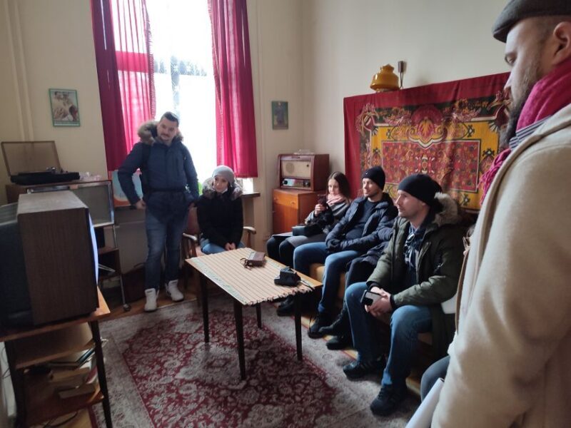 Krakow: Guided Tour to Nowa Huta on Commie Retro Van - FAQ