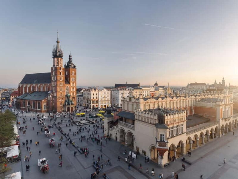 Krakow highlights: Old Town and Wawel Castle Walking Tour - Key Points
