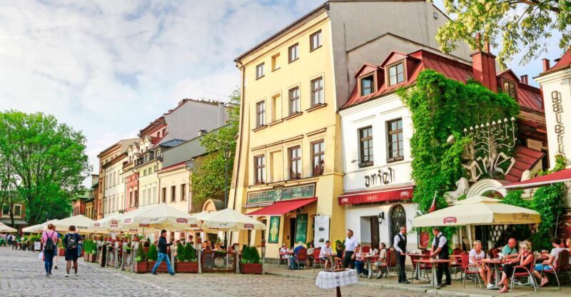 Krakow: Jewish Quarter and Schindler's Factory Guided Tour - The Walkthrough: What to Expect Step-by-Step