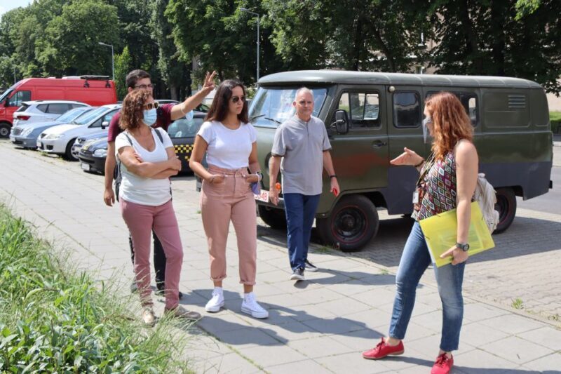 Krakow: Nowa Huta Guided Tour in Vintage Car - FAQ