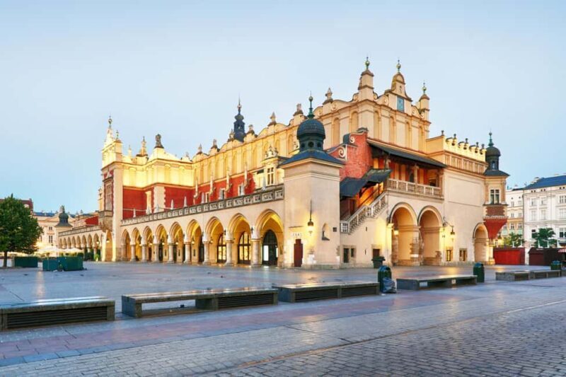 Krakow Old Town and National Museum Private Guided Tour - FAQ