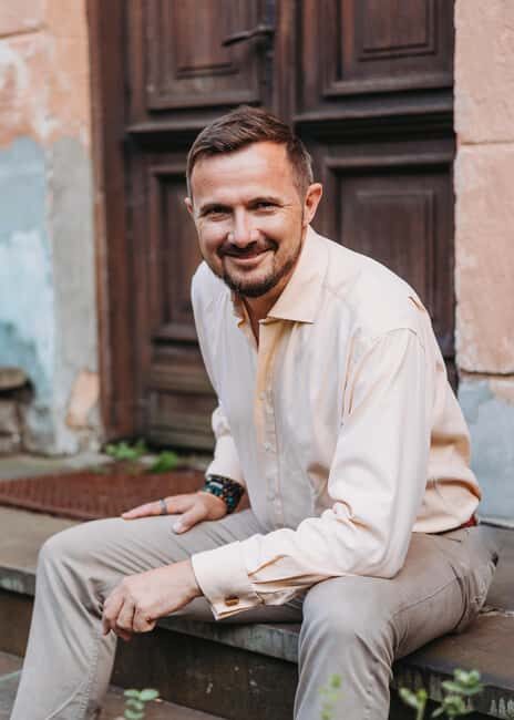 Krakow Old Town - photoshoot with a local photographer - Who Is This Best For?