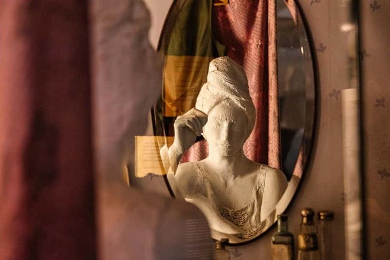 Krakow: Schindler's Factory Ticket and Guided Tour Option - Ghetto passages and reconstructed rooms: what to expect emotionally (and physically)