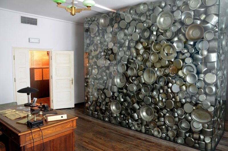 Krakow: Schindler's Factory Expert GuidedTour with Skip-line - A Walk Through History: What to Expect