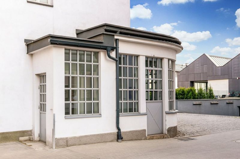 Krakow: Schindler's Factory Skip-the-Line Ticket - Your Guide Experience: Why Travelers Mention Specific Names