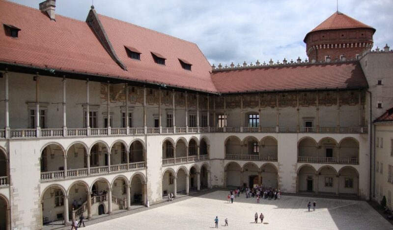 Krakow: Skip the Line Wawel Castle & Cathedral Private Tour - Final Thoughts