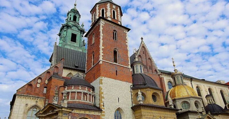 Krakow: Skip-the-Line Wawel Castle & Old Town Guided Tour - Exploring Krakow’s Top Sights with Ease