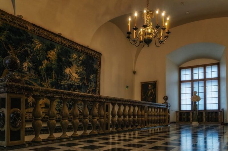 Krakow: Skip-the-Line Wawel Castle Royal Apartments Tour - The Experience at Wawel Royal Apartments