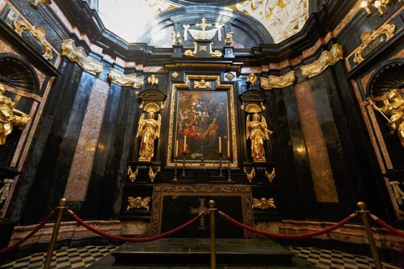 Krakow: Skip-the-Line Wawel Castle Royal Apartments Tour - Authentic Reviews and Insights