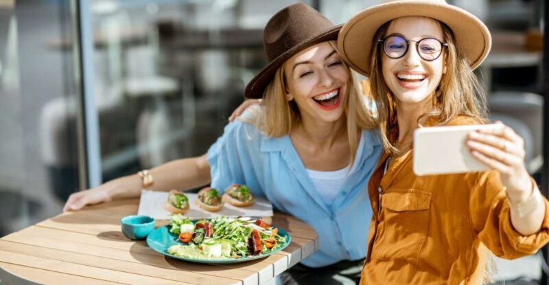 Krakow: Traditional Food Tour with Old Town Sightseeing - Key Points