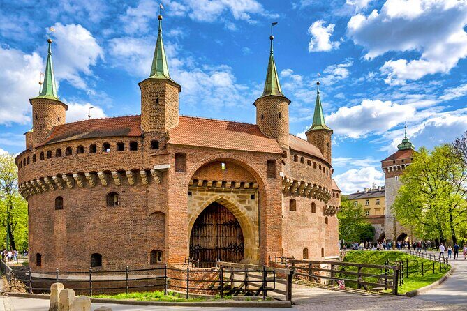 Krakow Walking Tour with Audioguide on Your Smartphone - Who Should Consider This Tour?