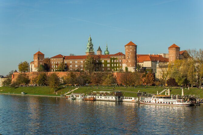 Krakow: Wawel Castle & Cathedral and Wieliczka Salt Mine Guided Tour with Lunch - Exploring the Itinerary in Detail