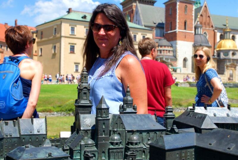 Krakow: Wawel Castle Guided Tour with Entry Tickets - Key Points