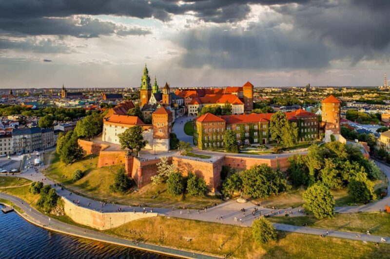Krakow: Wawel Castle Guided Walking Tour - Krakow: Wawel Castle Guided Walking Tour – A Closer Look
