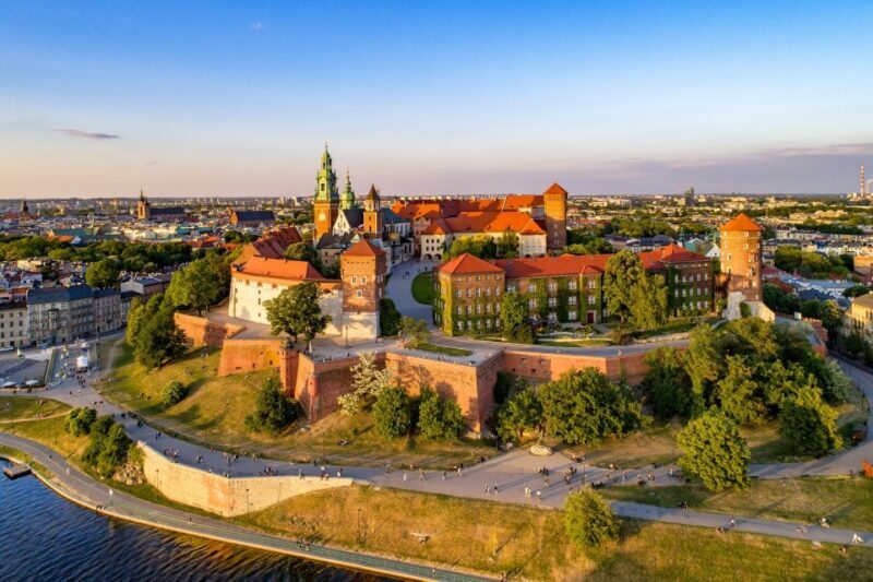 Krakow: Wawel Castle Guided Walking Tour - Some Considerations