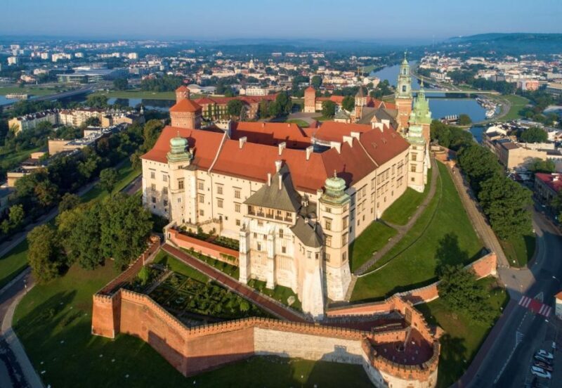 Krakow: Wawel Hill, St. Mary's Church & Underground Museum - FAQs