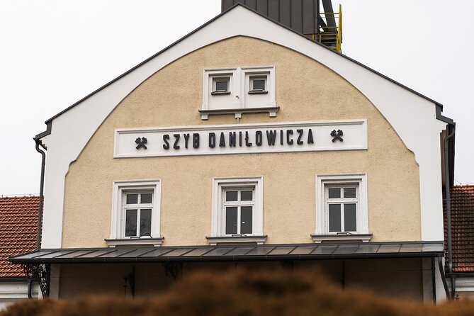 Krakow: Wieliczka Salt Mine Guided Tour with Pick-up options - Meet the Approved Local Guide