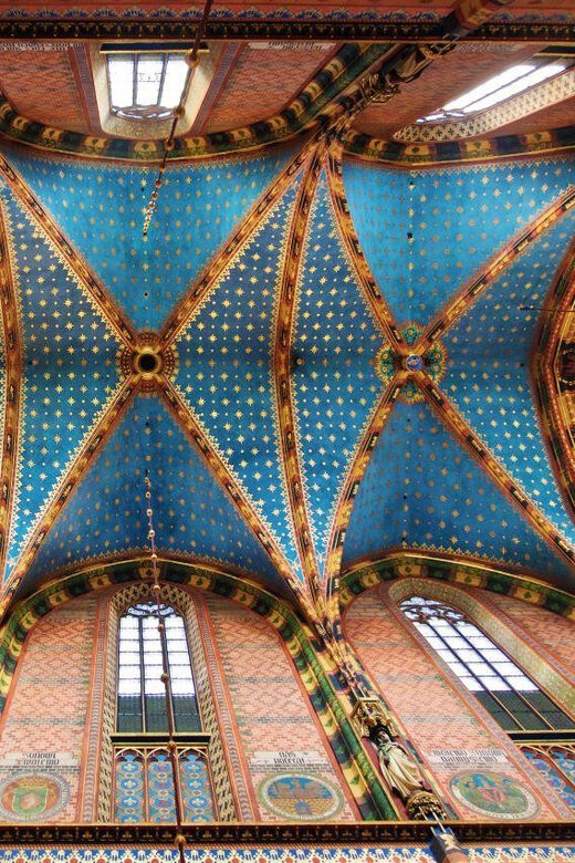 Krakow's Old Town Quick Review & St. Mary's Basilica Visit - The Highlights: Why This Tour Works