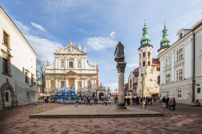 Krakow's Old Town, St. Mary's Basilica & Rynek Underground - Exploring the Market Square & Its Legends
