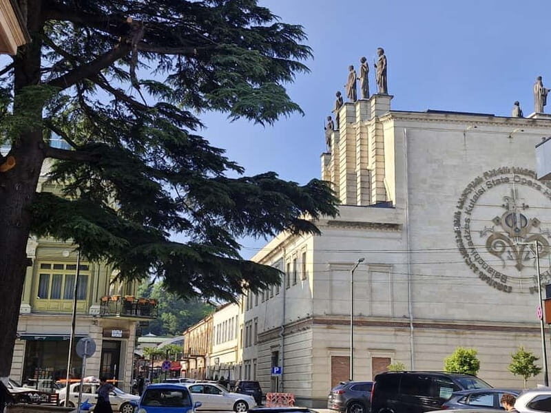 Kutaisi: Guided Walking Tour with Local Snack - A Closer Look at the Kutaisi Guide Tour