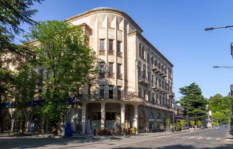 Kutaisi: Historic Walking Tour with Guide, 3 Hours - Final Thoughts