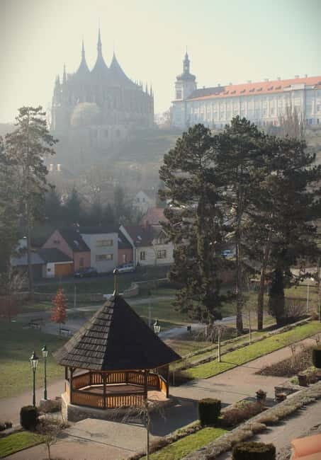 Kutna Hora: Historical Center and Sedlec Ossuary Tour - The Journey Begins: From Prague to Kutna Hora